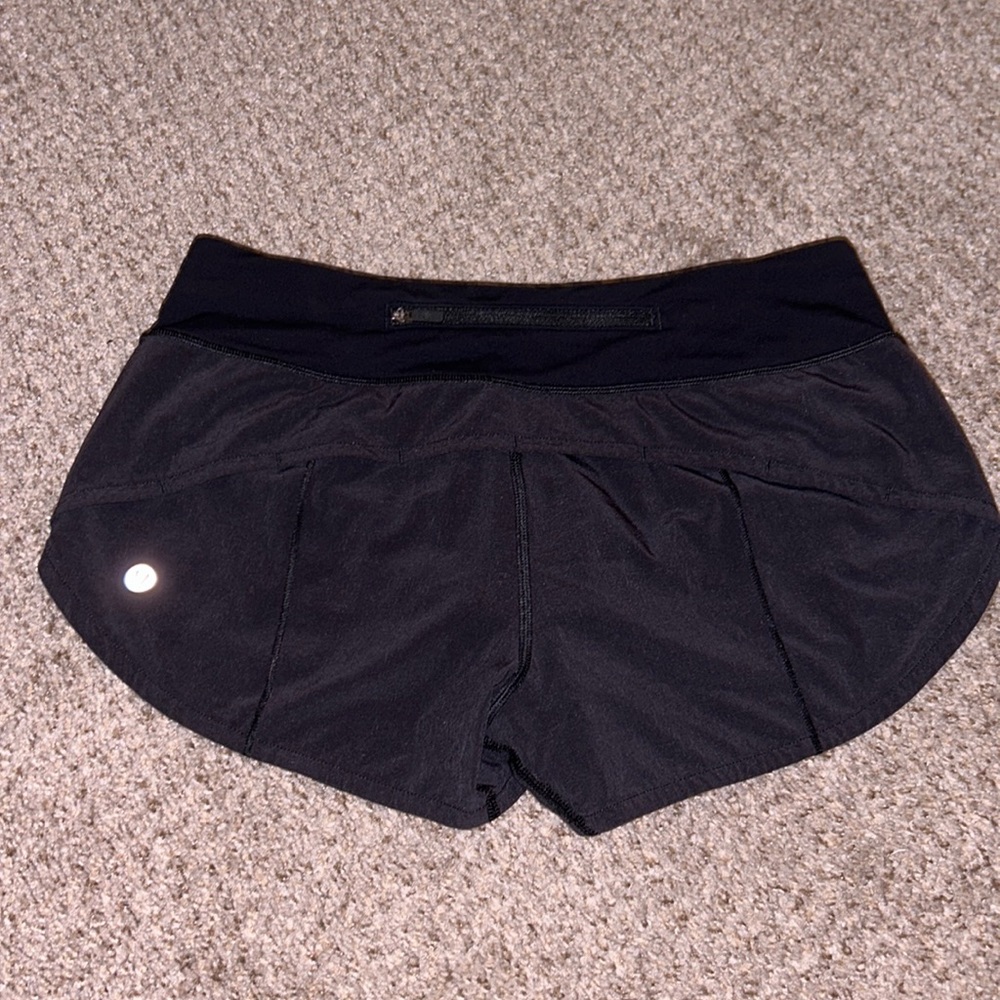 lululemon black speed up shorts 2.5